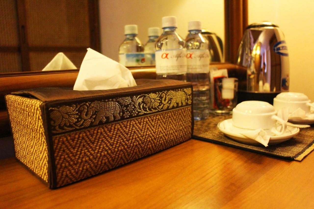 Alfa Hotel Янгон Экстерьер фото